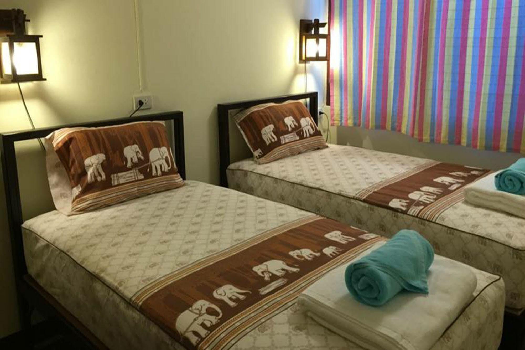 Siriwan Guesthouse Chiang Mai Extérieur photo