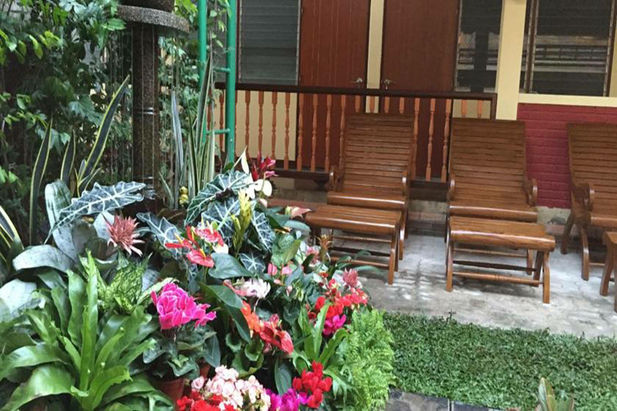 Siriwan Guesthouse Chiang Mai Extérieur photo